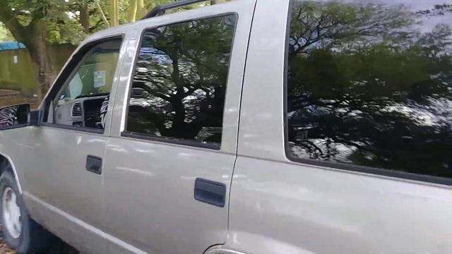 1999 Chevy Tahoe LS tour walk around смотреть онлайн