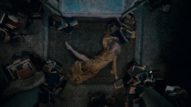 [5/10]Tom Hiddleston plays music, the drums and violin. Look at his fingers! ONLY LOVERS LEFT ALIVE смотреть онлайн