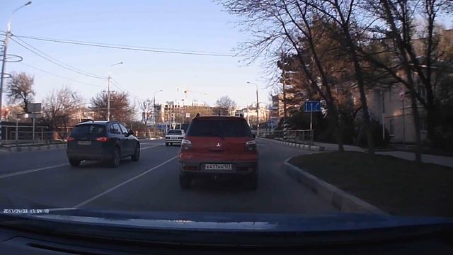 Обзор видеорегистратора AutoExpert DVR-933 (дневное видео)