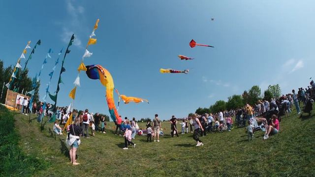 Фестиваль воздушных змеев «Пёстрое небо» смотреть онлайн