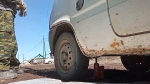 ПЕРЕОБУВАЕМ КОЛЁСА на 1111 Ока