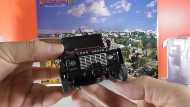 unbox RASTAR Land Rover Defender Transformable robot car toy (000627) смотреть онлайн