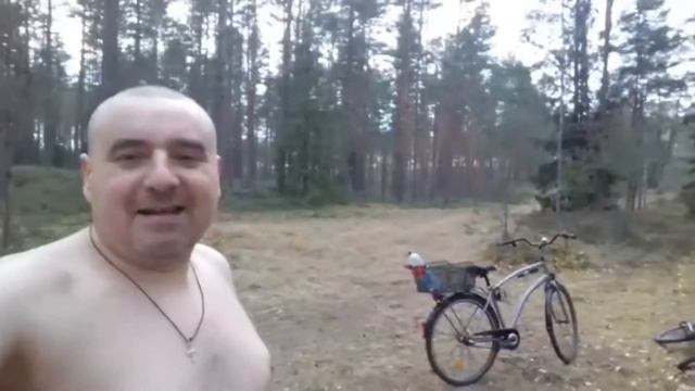 МудТВ 28.03.2020 Генерал Муд отдыхает возле костра с голым животом и женой смотреть онлайн