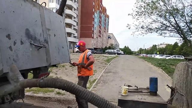 МУП СДП промыло оборудование для заделки ям на газон смотреть онлайн