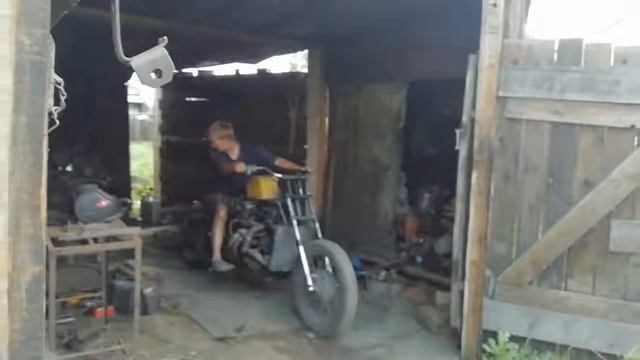Самодельный мотоцикл с ДВИГАТЕЛЕМ ОТ ВАЗ-2106 смотреть онлайн