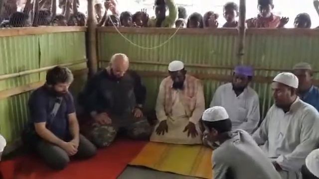 Медресе, чтение Корана. Бирма. 20.11.2017 г. смотреть онлайн