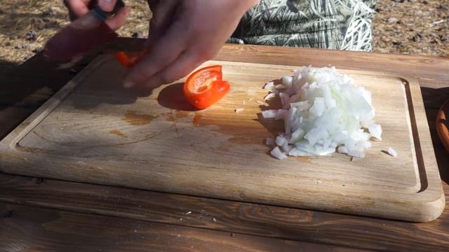Курица в фольге на углях с картошкой. Кухня на природе #1 смотреть онлайн