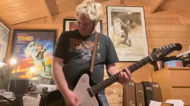 Soundbite: 'Dinner With Emilio' (Gibson Firebird) смотреть онлайн