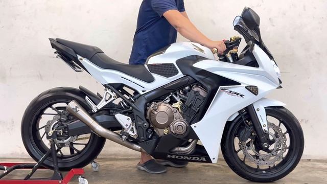 Cbr650f Exhaust sound Akrapovic Gp slip on смотреть онлайн