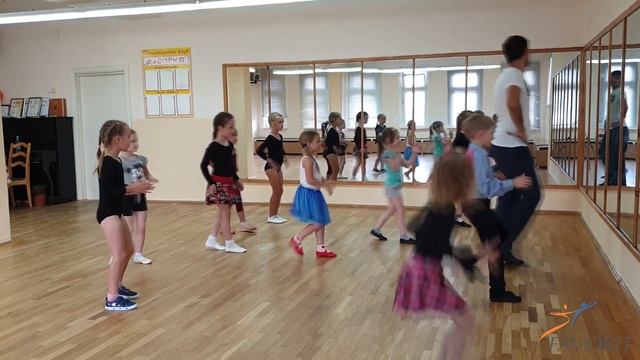 Первое занятие по бальным танцам 2019 год смотреть онлайн