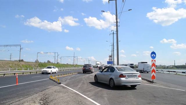 Полосу на "встречке" открыли на мосту на въезде в Бердск смотреть онлайн