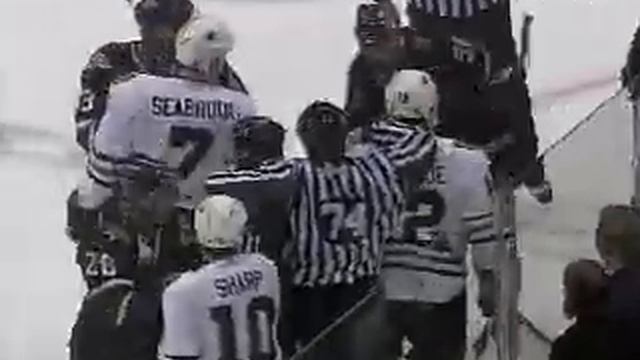 Brenden Morrow hits Brent Seabrook смотреть онлайн
