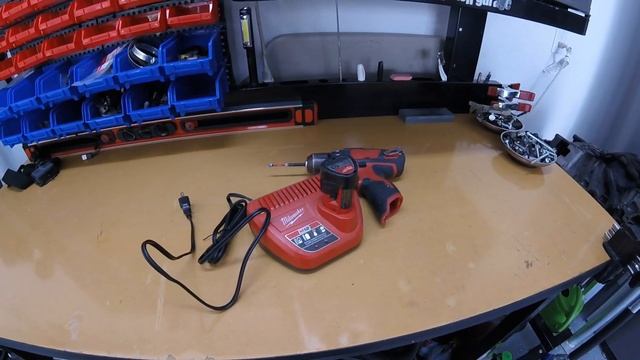 Best Car Inverter Under $25 - SUNGLIFE 150W Car Power Inverter смотреть онлайн