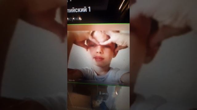 просто посмотрите что происходит с его руками смотреть онлайн