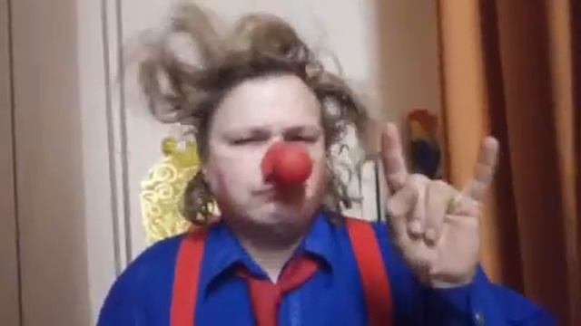 Показываю где ночует, что ест и где работает артист гастролирующий в Ленинградской области. смотреть онлайн