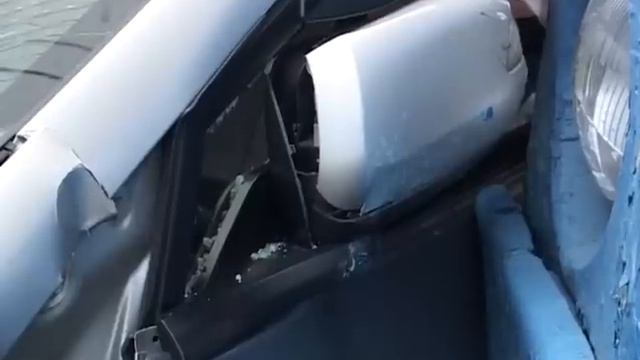 Дорогу с автомобилем не поделил трамвай в районе Борисенко смотреть онлайн