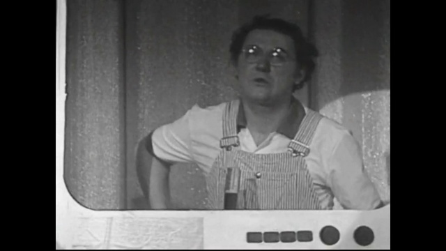 Coluche - La Procession Télévisée смотреть онлайн