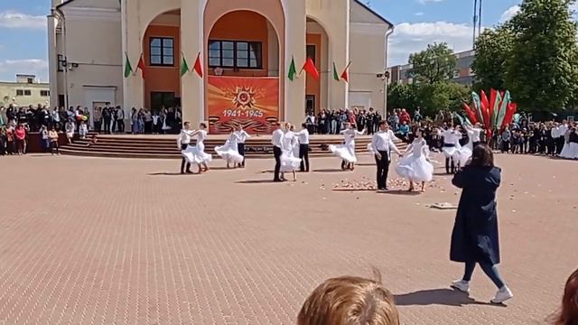 Второй показ команды Выпускников 1 Гимназии г.Жлобина после объявления их Победителями:) смотреть онлайн