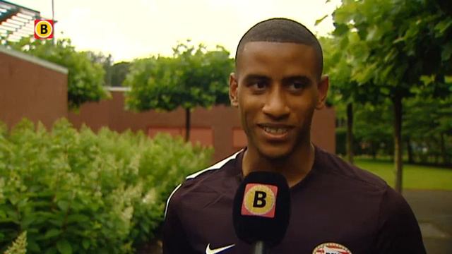 Gesprek met Luciano Narsingh bij PSV смотреть онлайн