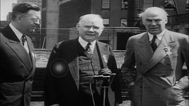 William Green and George Browne welcome Sidney Kent in Cleveland, Ohio. HD Stock Footage смотреть онлайн