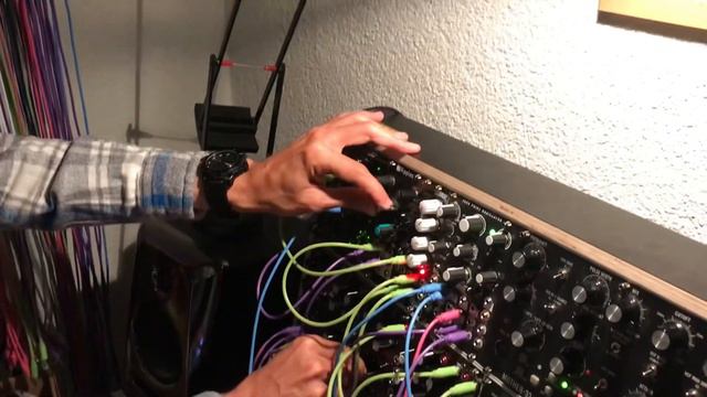 Can eurorack modular do progressive house? (No-Talking) смотреть онлайн