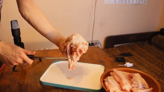 Домашний КУРИНЫЙ БУЛЬОН как отдельное блюдо и заготовка. Разделка курицы; собираем быстрый "Фо-Га". смотреть онлайн