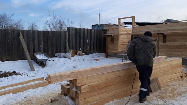 Строительство Дома из бруса 4 на 6/ Строю жилой дом из бруса 150х150мм/ Своими руками/ 2часть/ 24кв смотреть онлайн