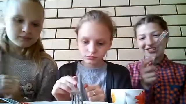 Едим жидкий кошачий корм?? смотреть онлайн