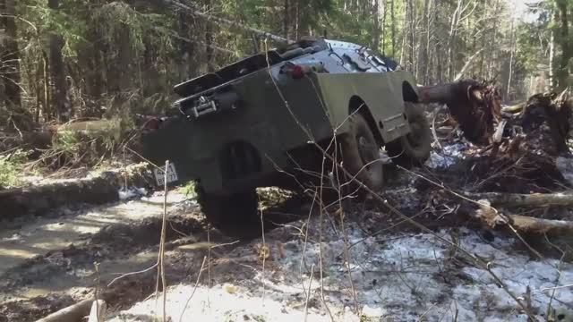 Бронированная разведывательно-дозорная машина НА ОХОТЕ. смотреть онлайн