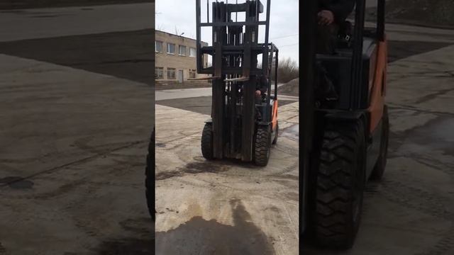 Вилочный погрузчик DOOSAN 2,5 т.