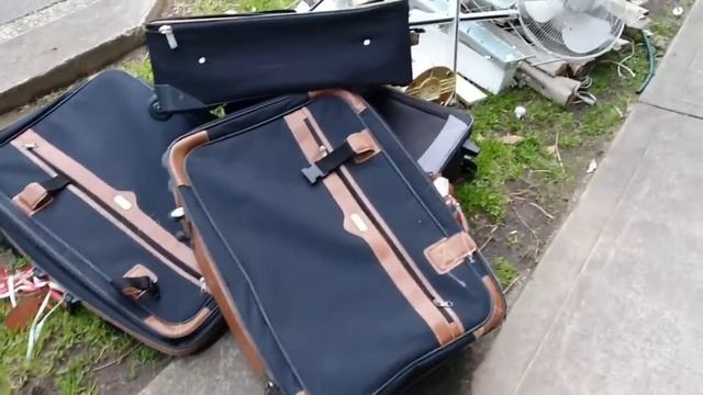 Нашла винтажный чемодан ! А таааам ! Это надо видеть . Обзор находок .Лучше ,чем на барахолке ! смотреть онлайн