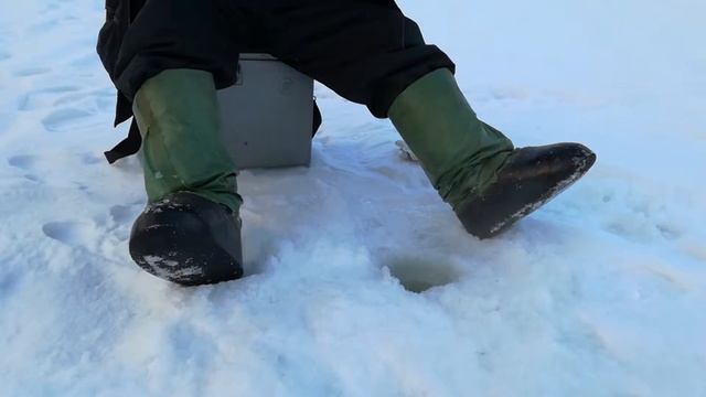 Зимняя рыбалка с батей смотреть онлайн