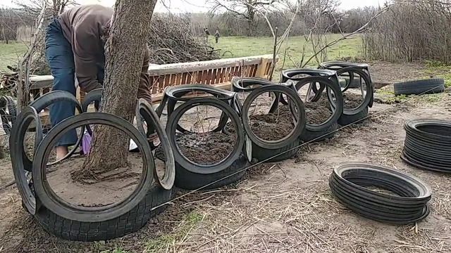 Скумпия в изгородь. In "Rubber Park" смотреть онлайн