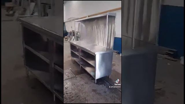 Gabinete de trabajo con cubre muro y repisa superior смотреть онлайн