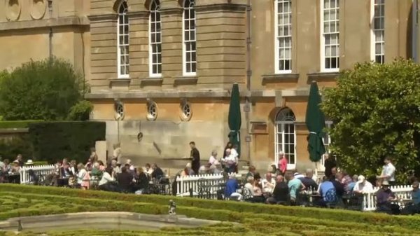 Solution elementary 3rd edition: Unit 9b Blenheim Palace