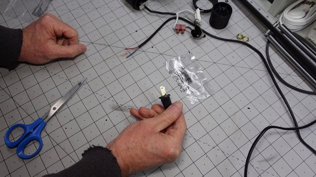 Luxo L-1 Task Lamp Switch Repair and Plug Replacement смотреть онлайн
