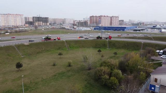 Перевозка тракторов CLAAS. Тралы. Негабарит. Съемка с дрона. смотреть онлайн