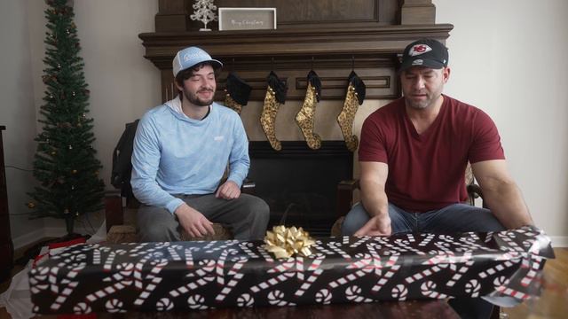 Surprising My Dad With His Dream Golf Clubs! смотреть онлайн