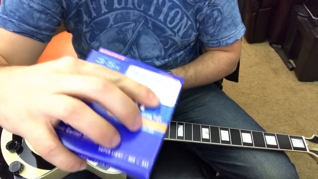 Как я меняю струны и настраиваю гитару с фиксированным бриджем смотреть онлайн