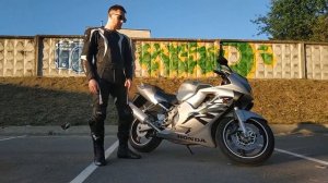 Обзор легенды мотопрома  Honda cbr600 f4