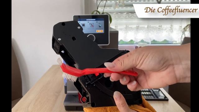 Die Coffeefluencer: Tutorial Reinigung der Nivona 970 смотреть онлайн