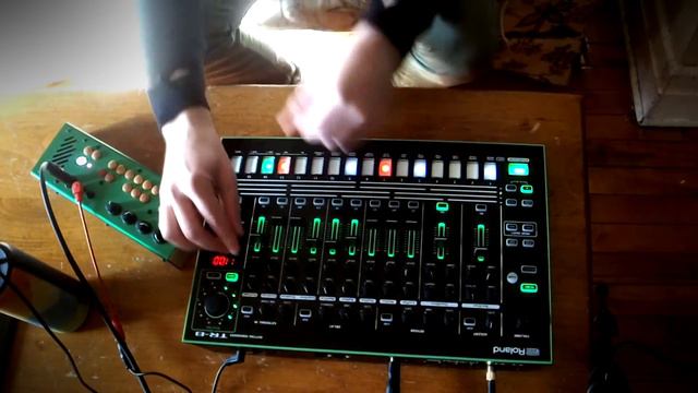 Roland tr-8 creative effect use demonstration/performance смотреть онлайн
