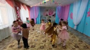 Юмористический танец ; "Тараканчики и мышки" к сказке Федорино горе