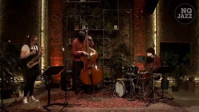 Sam Quintana - double bass solo on 'Part Of Me' смотреть онлайн
