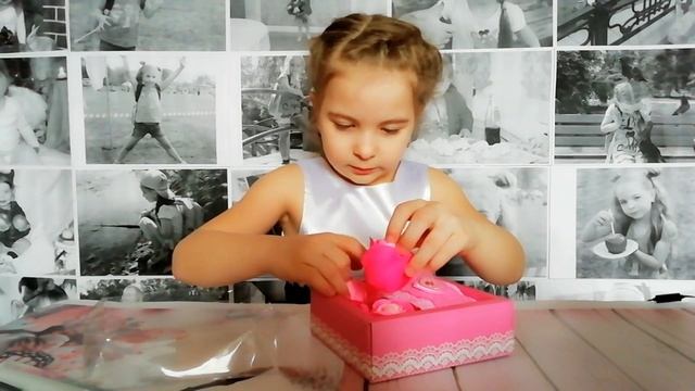После утренника. Шляпка для дефиле. Подарки от мальчиков. смотреть онлайн