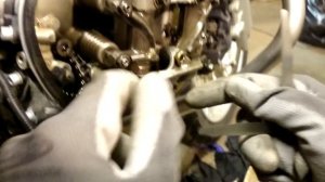 Регулировка клапанов на BMW R1200GS (МотоМастерская)