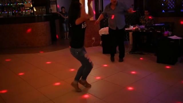 Лезгинка  Красивая Девушка от Души танцует Лезгинку 2015