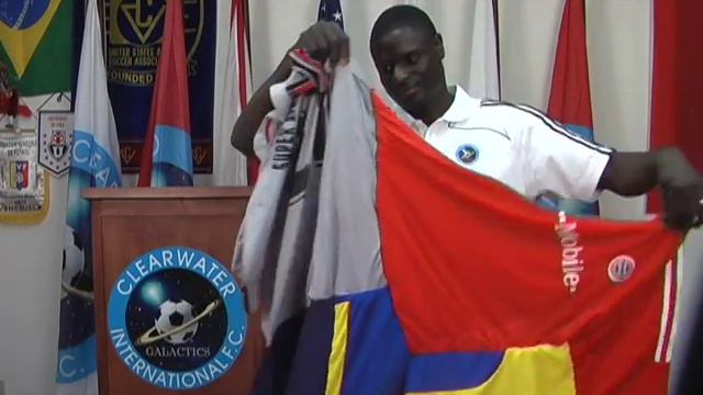 COLOSSAL HOPE IN "WOLOF" ...BY AFRICAN SOCCER STAR LOUIS GOMIS смотреть онлайн