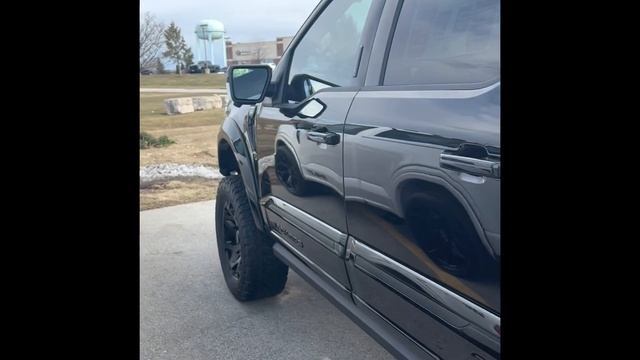 2023 Ford F-150 Black Ops смотреть онлайн