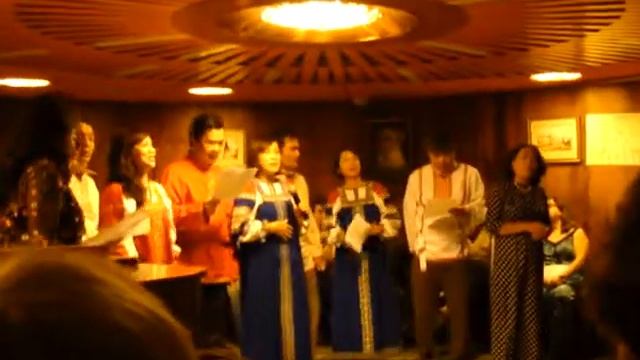 От улыбки солнечной одной.) Хор Вьетнамских туристов на т/х Лев Толстой (окт2017)